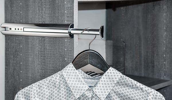 Elitevalet pull-out hanging rod in polished chrome