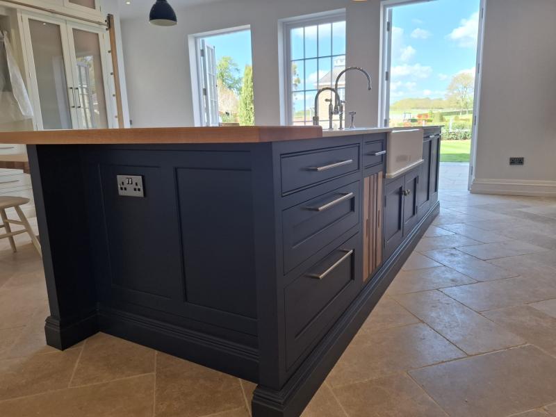 square framed kitchen 4.jpg